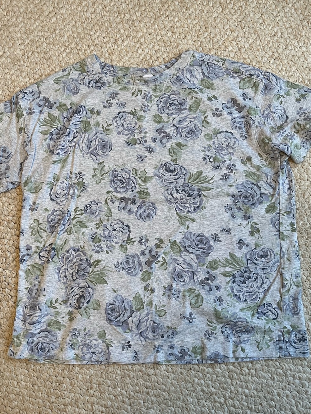 Old Navy  Short-Sleeve Floral Tee in Light Gray, Green and Blue